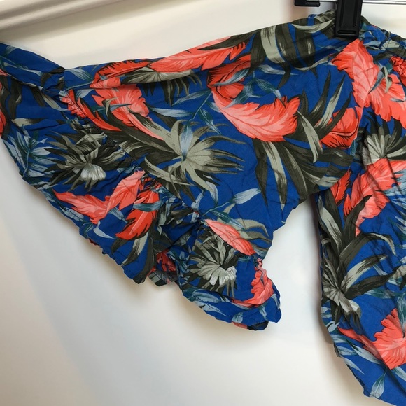 Floral off the shoulder crop top - Picture 2 of 3